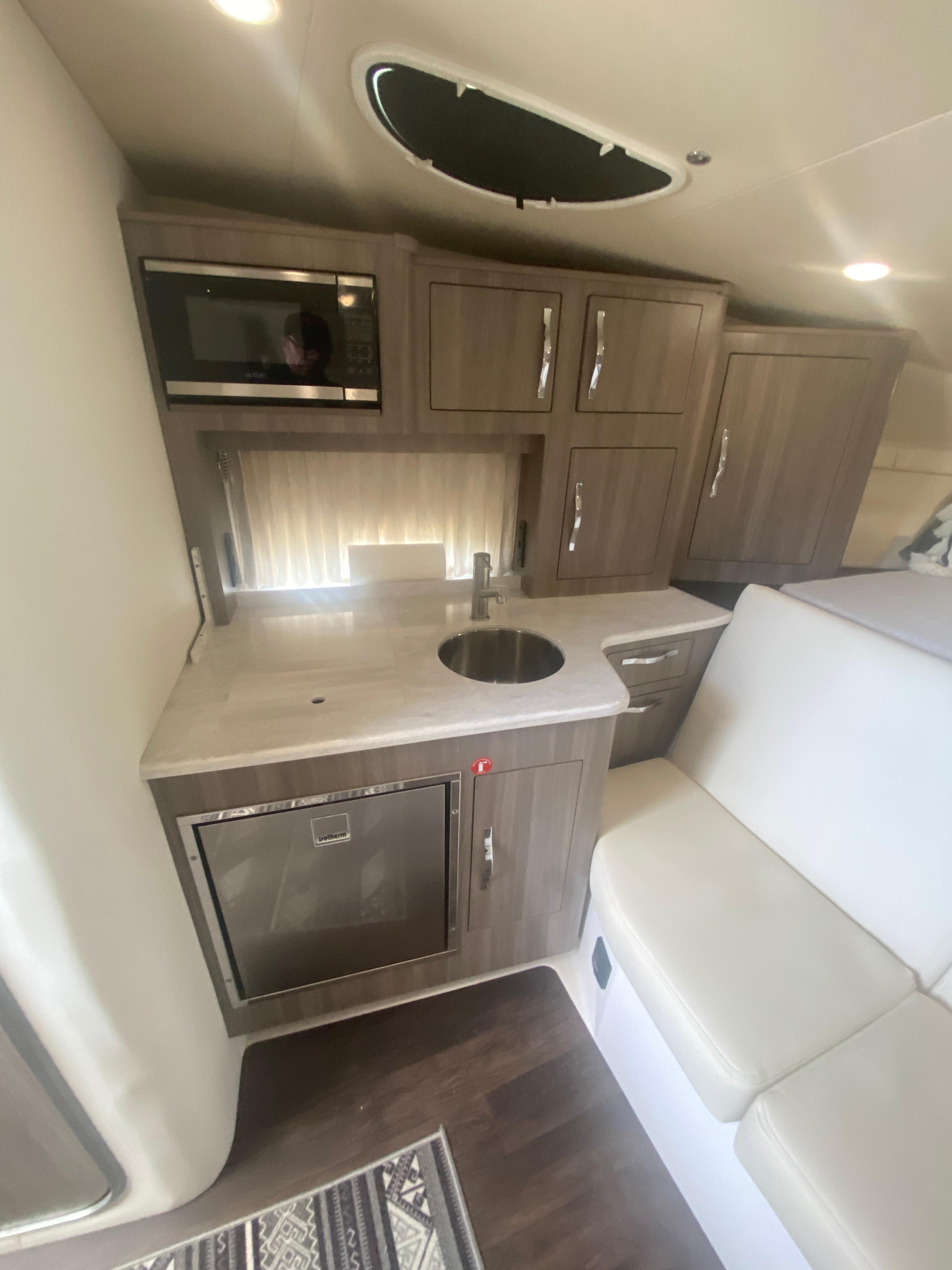 2020 Regal 33 XO For Sale Holland, MI, US JBYS B3211