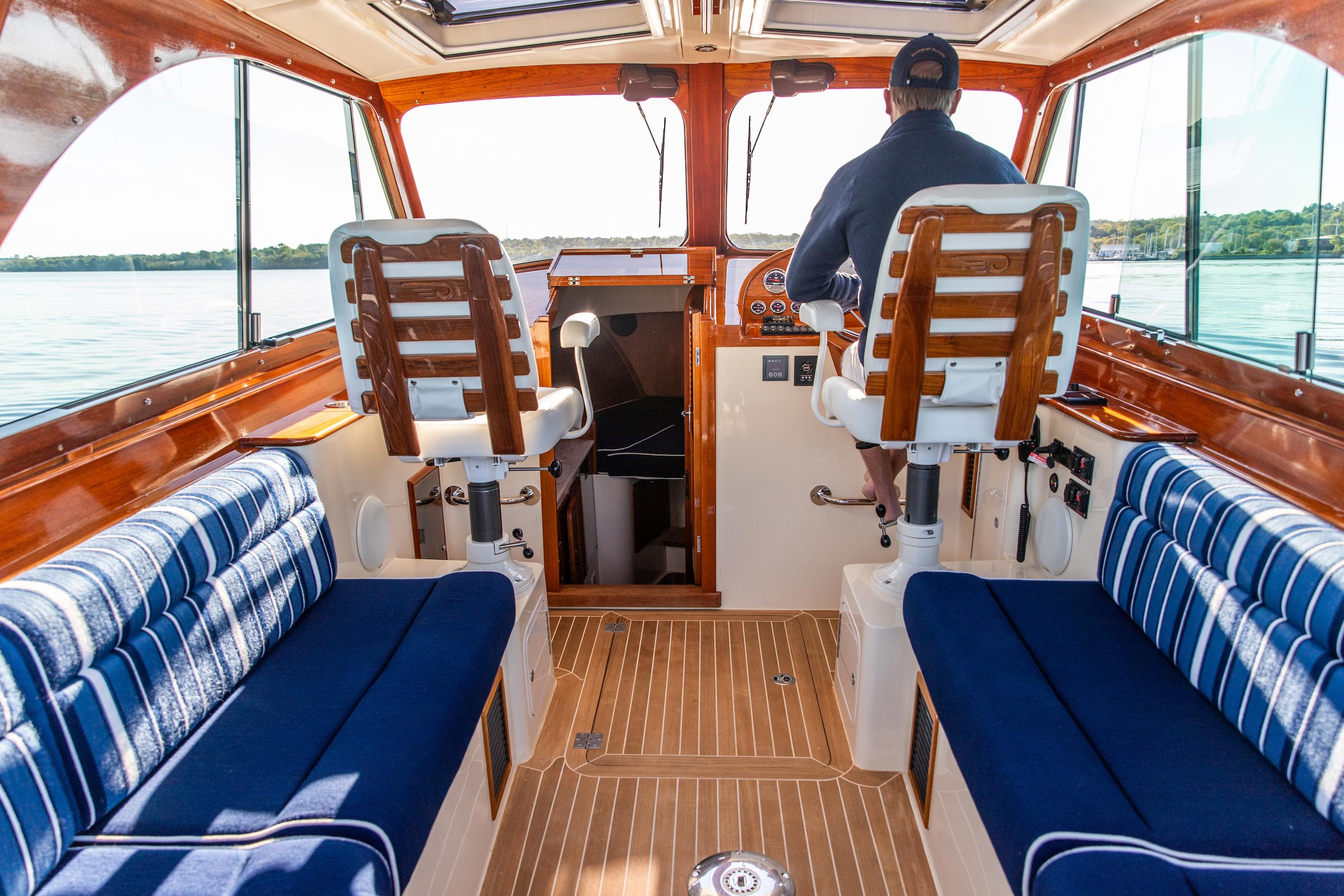 2022-hinckley-picnic-boat-34-s-power-9662229-20250516092138229-1_XLARGE