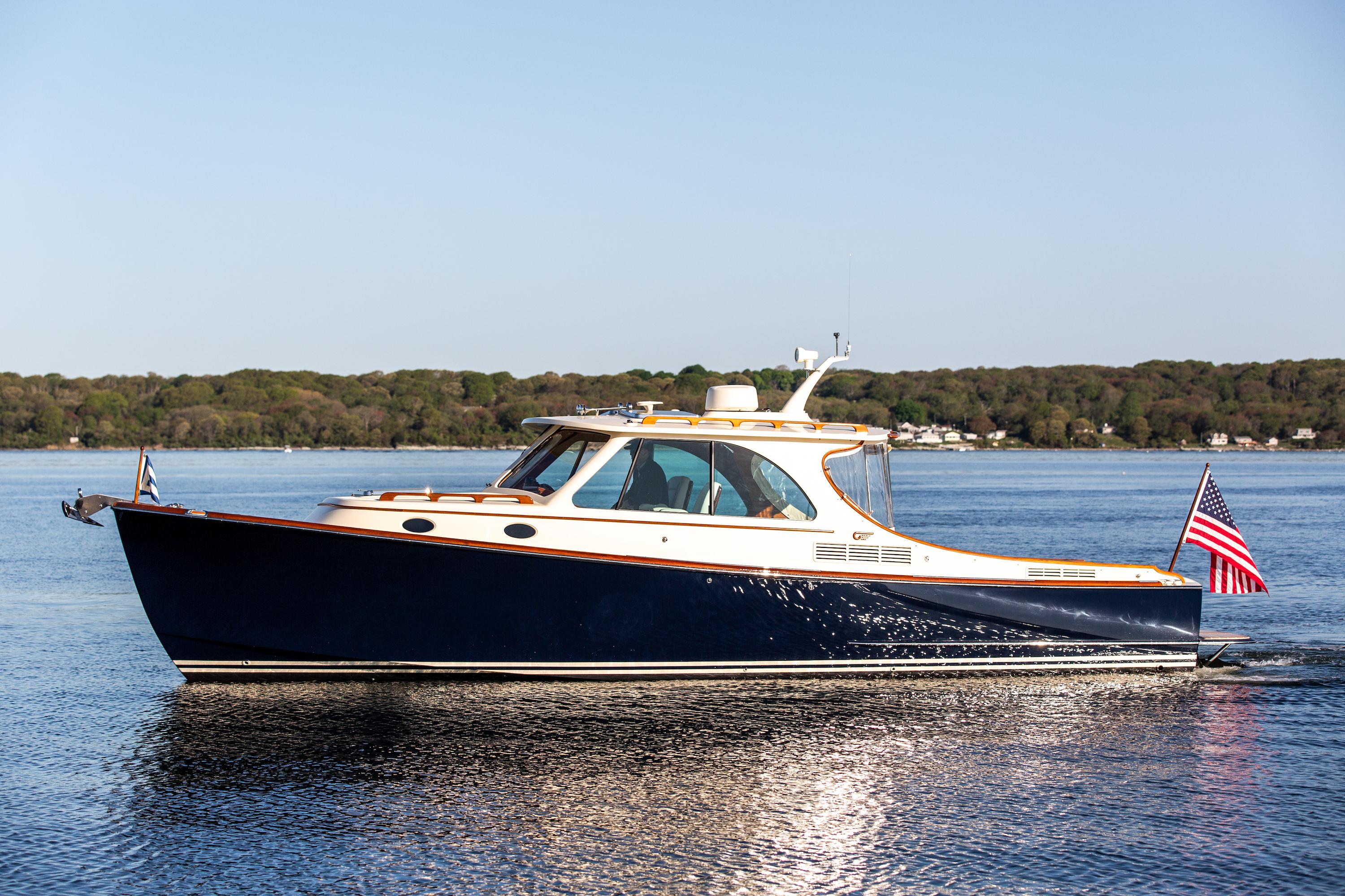 2022-hinckley-picnic-boat-34-s-power-9662229-20250516092146164-1_XLARGE