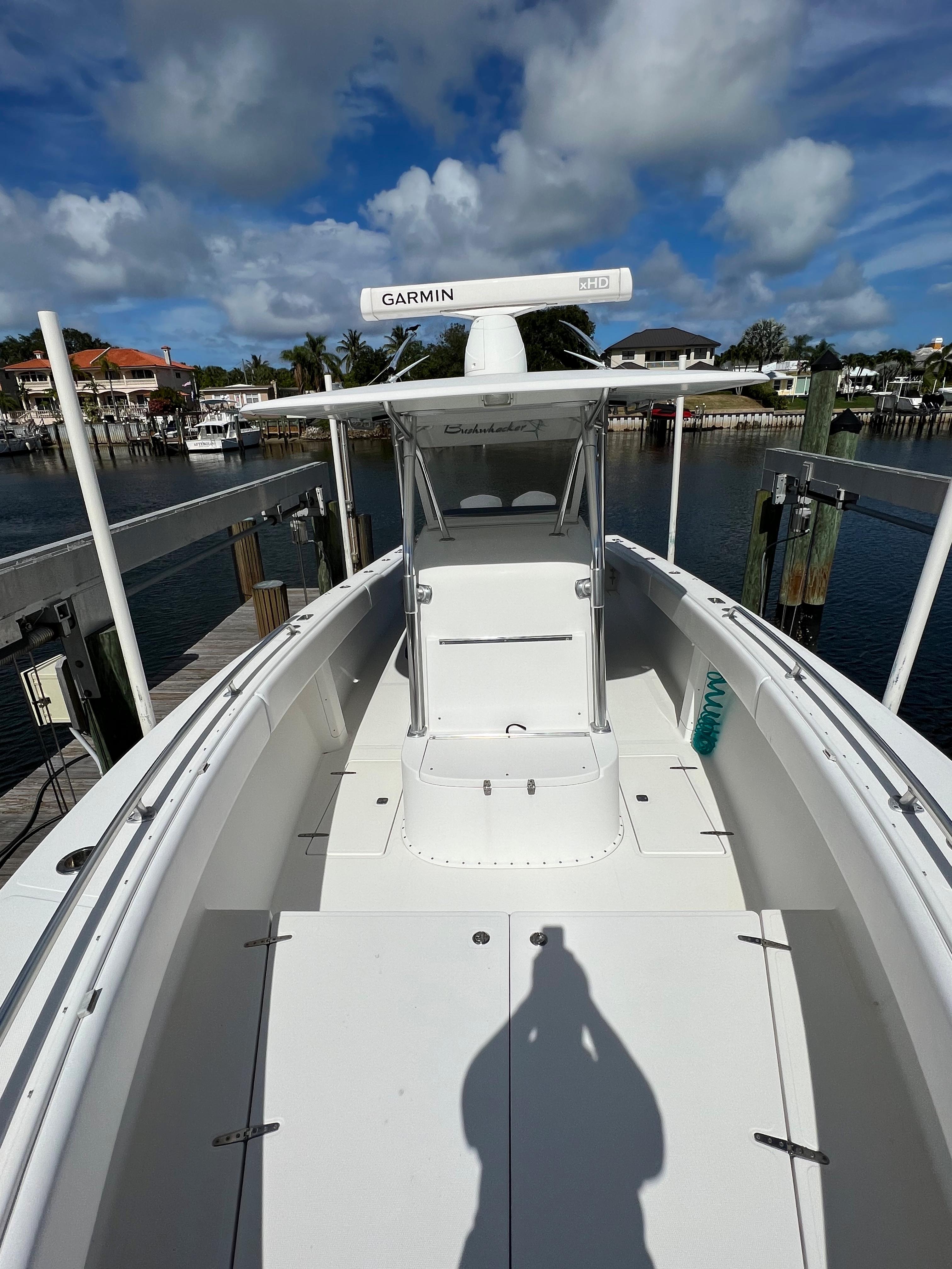 34 Venture 34 Center Console 2004 | HMY Yachts