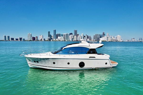 Beneteau 50 LJ III - Exterior Profile