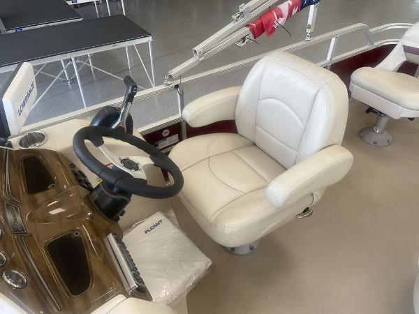 2012 Manitou boat for sale, model of the boat is 22 Oasis Angler & Image # 5 of 16