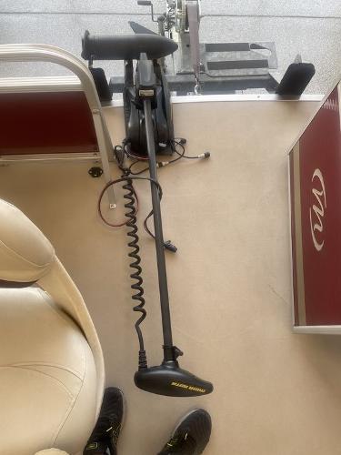 2012 Manitou boat for sale, model of the boat is 22 Oasis Angler & Image # 8 of 16