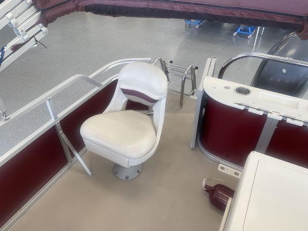 2012 Manitou boat for sale, model of the boat is 22 Oasis Angler & Image # 12 of 16
