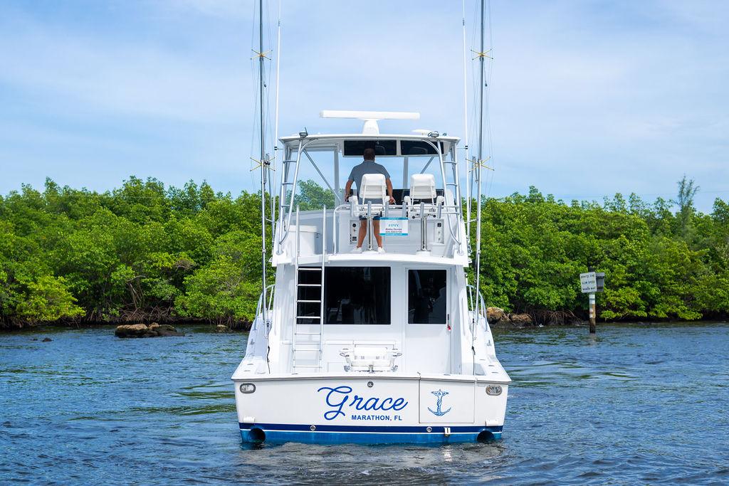 Viking 47 Grace - Stern profile on water