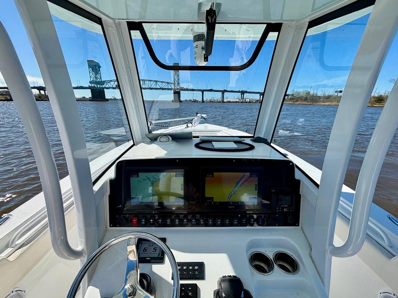 2023 Sea Hunt Gamefish 27 Forward Seating - Image 7