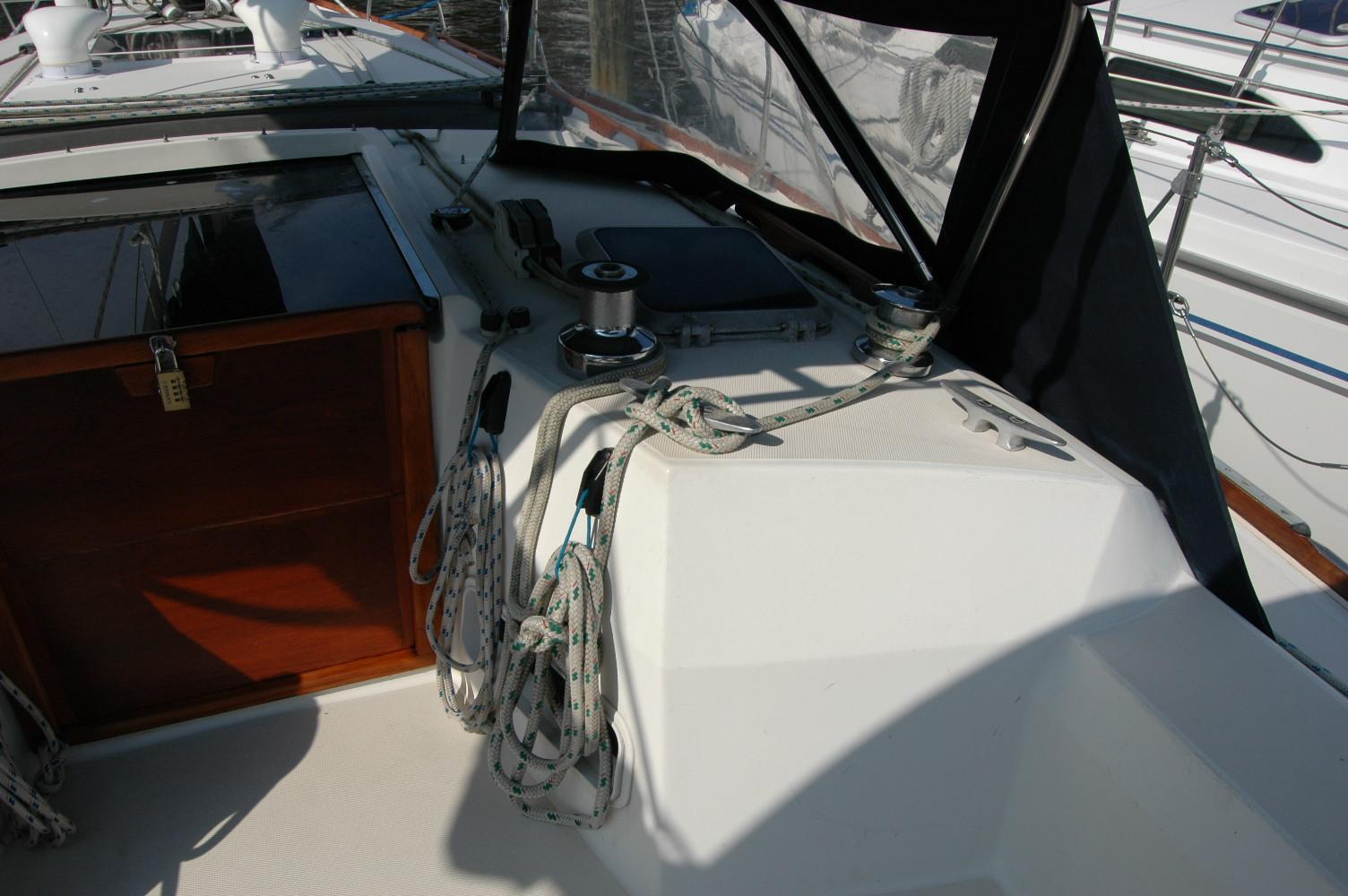1988 Sabre 38 MkII sailboat cockpit with ropes and winches.