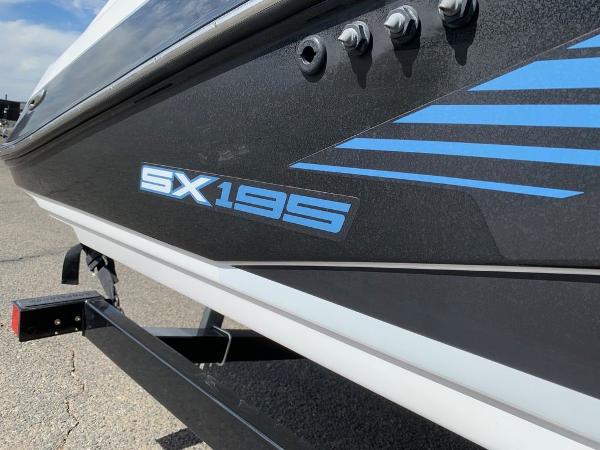 2017 Yamaha boat for sale, model of the boat is SX195 & Image # 5 of 34