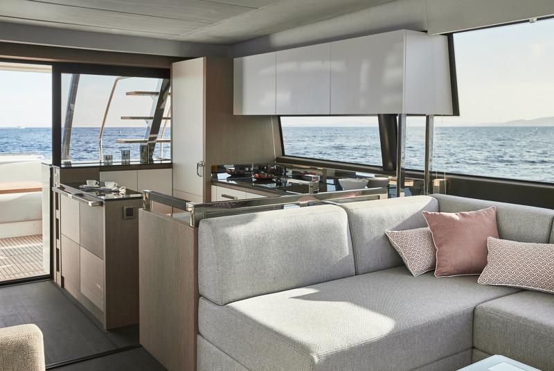 2021 Prestige Yachts 690 Fly