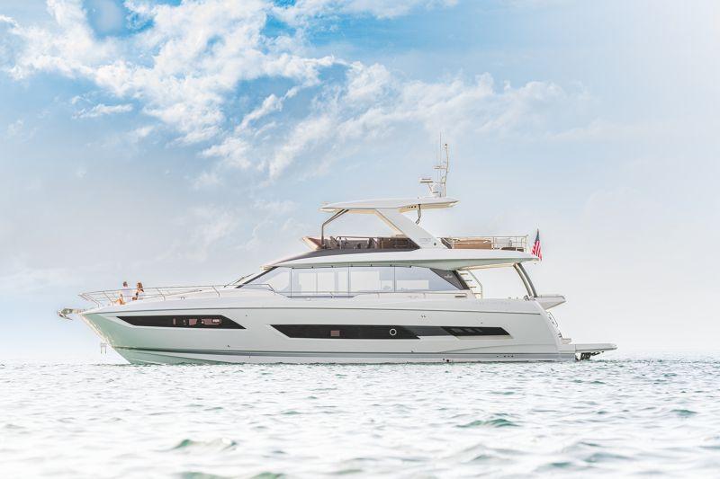 2021 Prestige Yachts 690 Fly