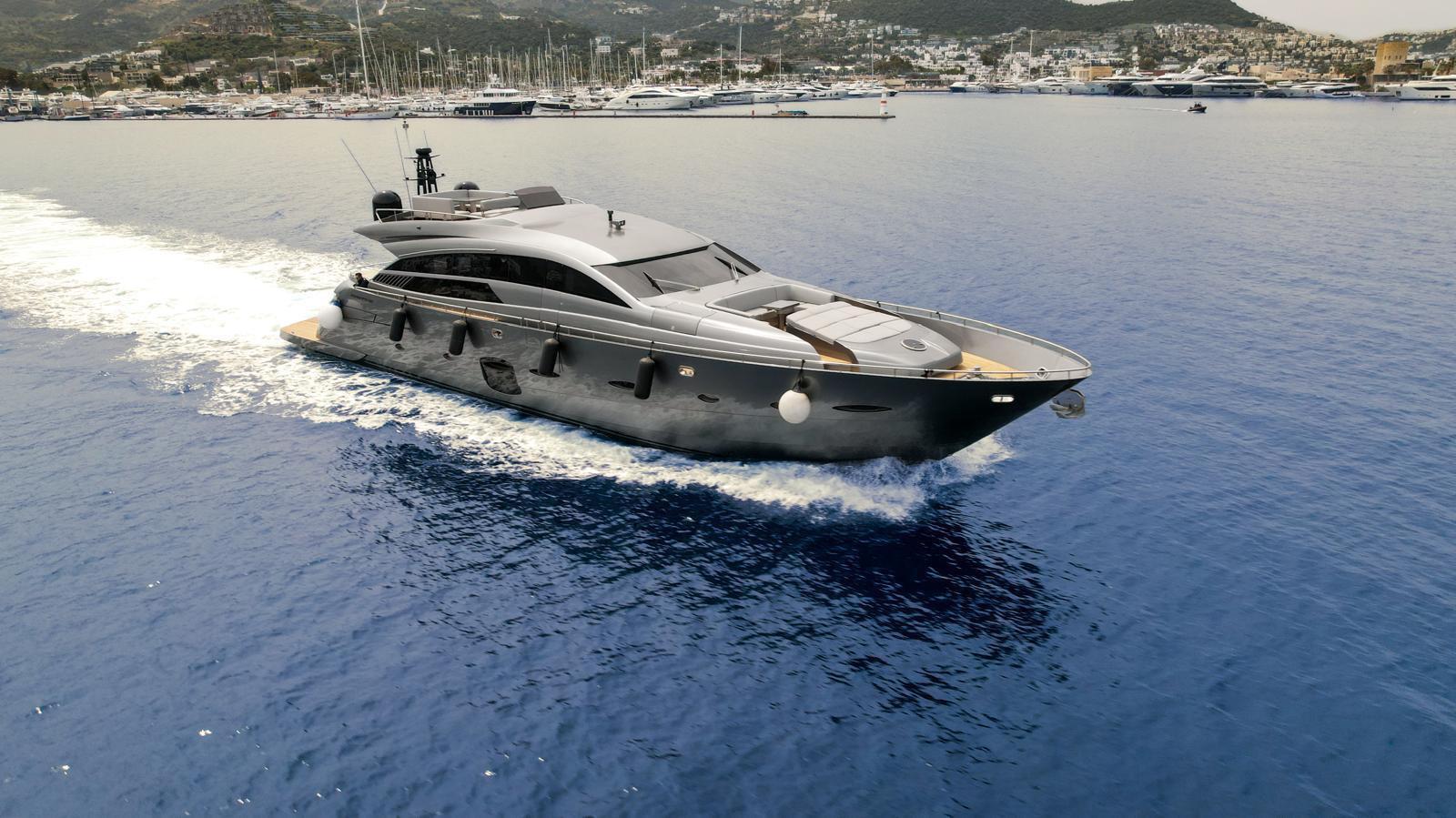Pershing 92