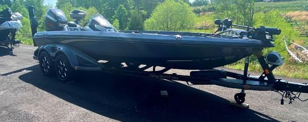 2014 Ranger Boats boat for sale, model of the boat is Z520C & Image # 4 of 21