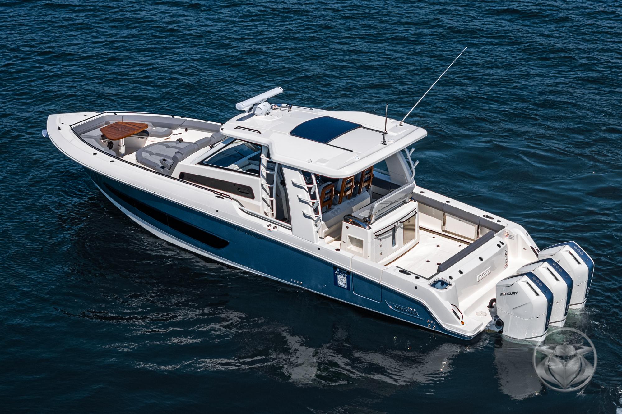 2024 Boston Whaler 420 Outrage #BW0245J inventory image at Sun Country Marine Group, Dana Point 2024 Boston Whaler 420 Outrage #BW0245J inventory image at Sun Country Marine Group, Dana Point