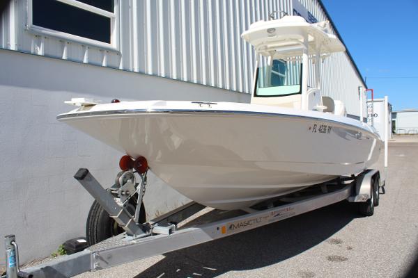 24' Boston Whaler, Listing Number 100911254, - Photo No. 2