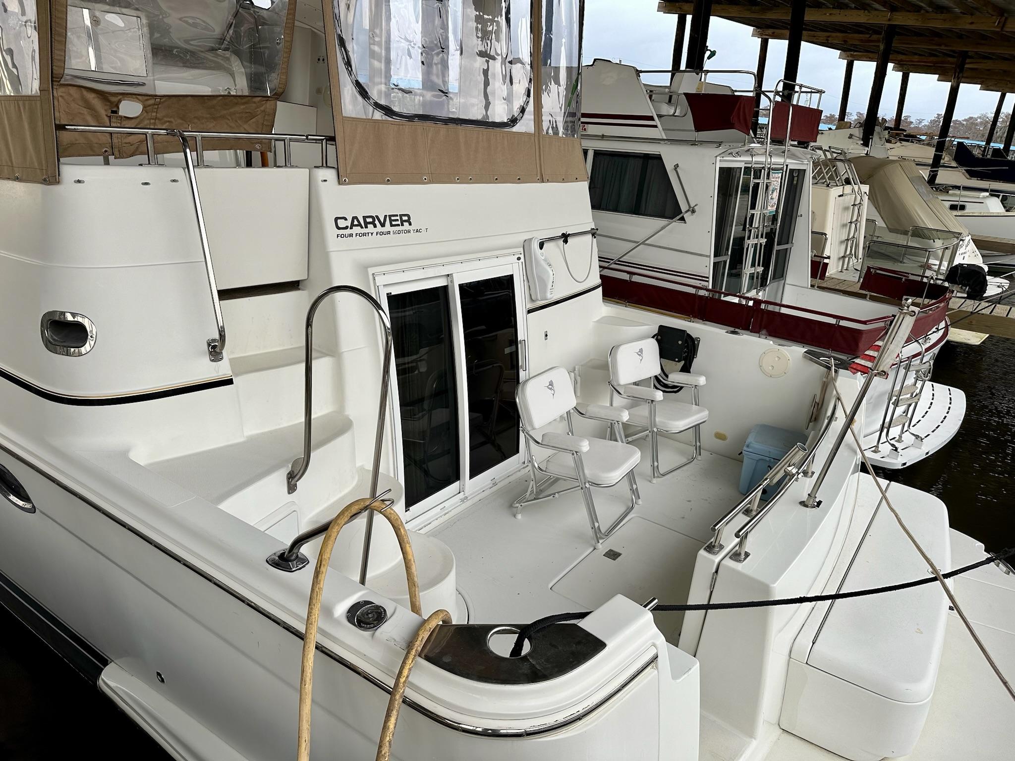 2004-carver-motor-yacht-power-9722265-975471555-0-200320250624-3