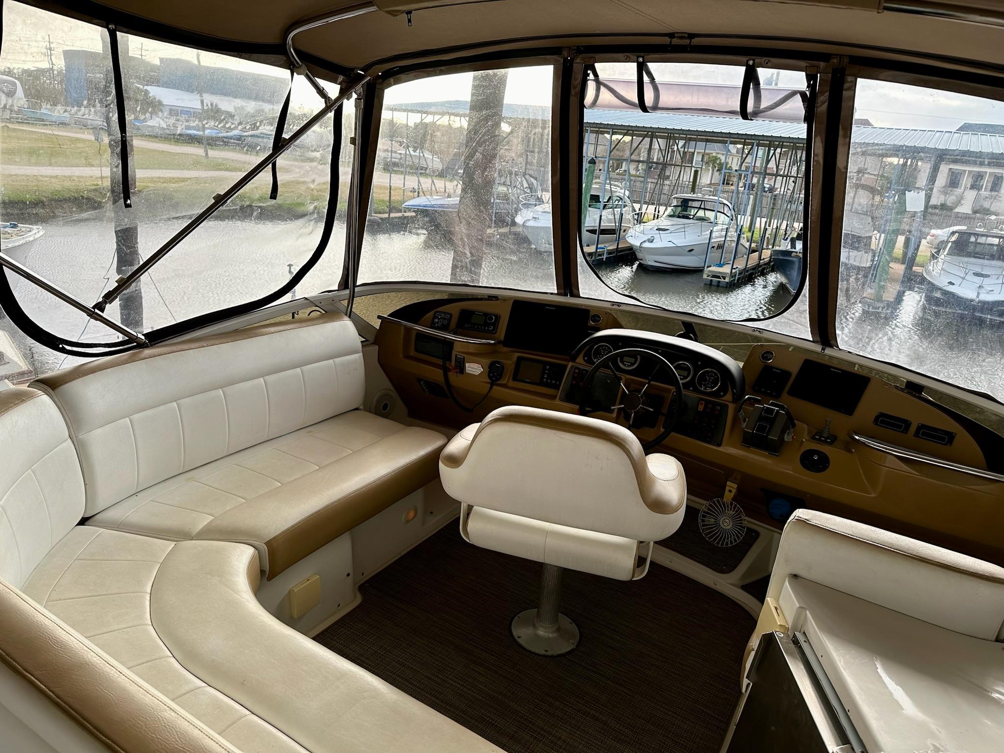 2004-carver-motor-yacht-power-9722265-975471560-0-200320250624-8