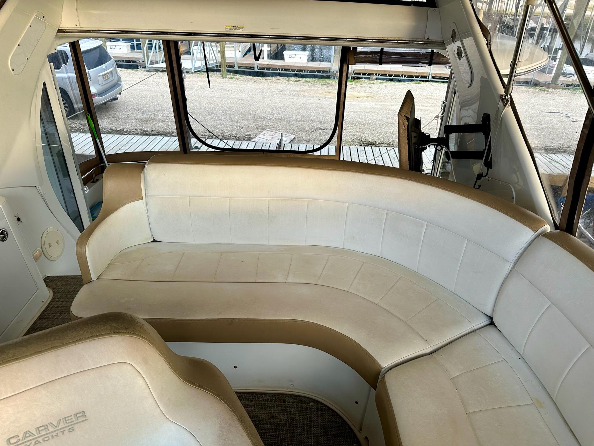 2004-carver-motor-yacht-power-9722265-975471561-0-200320250624-9