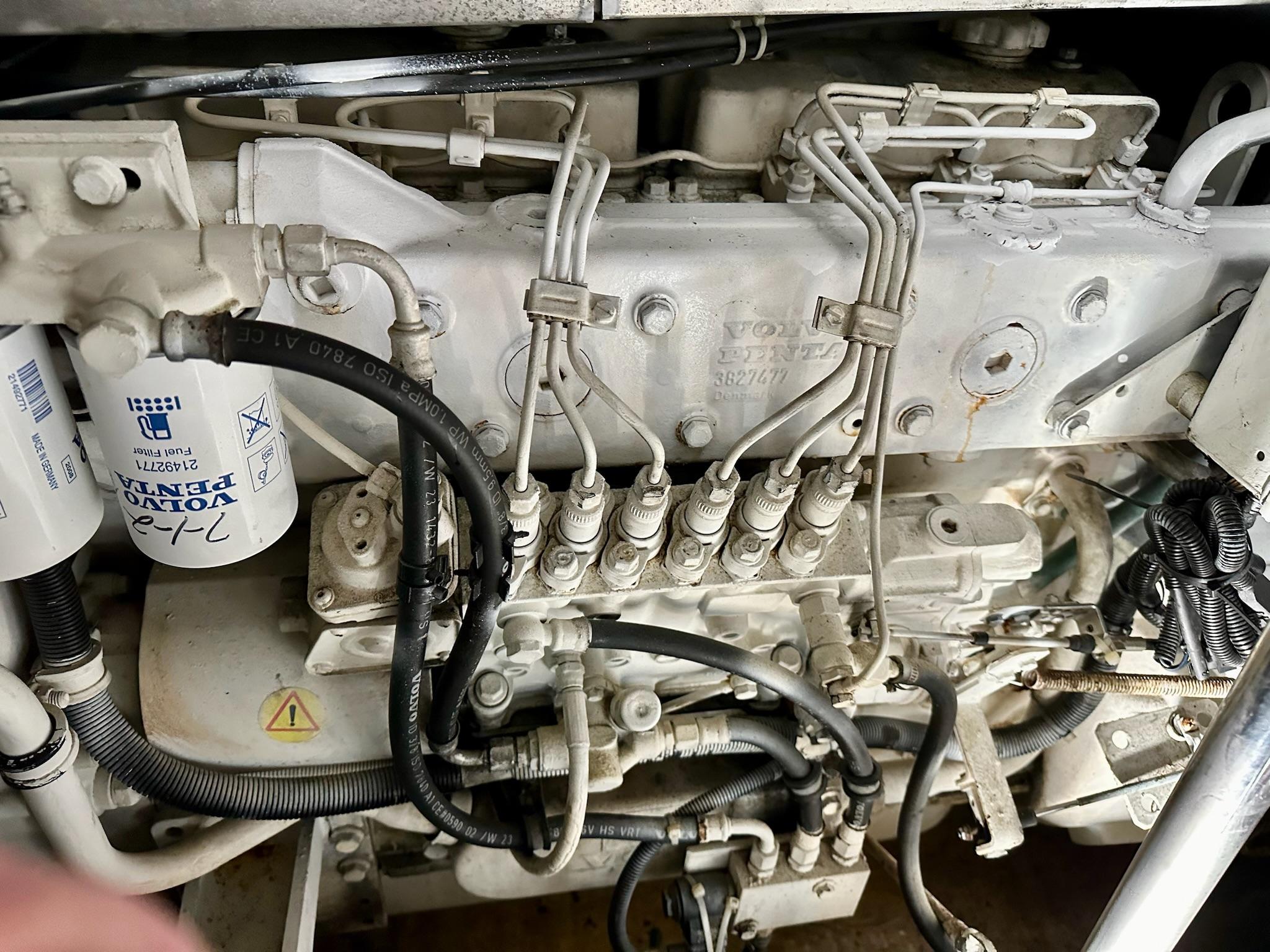 2004-carver-motor-yacht-power-9722265-975471564-0-200320250624-12