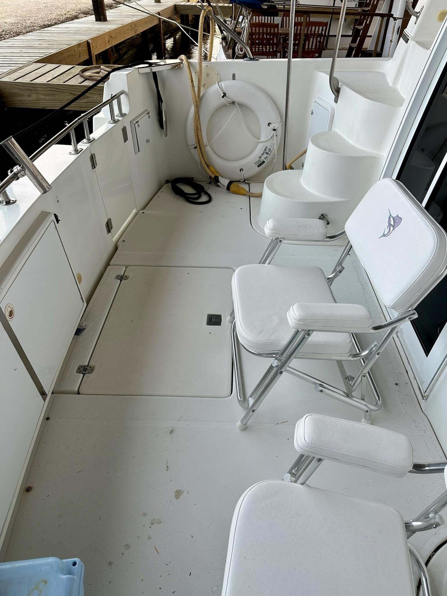 2004-carver-motor-yacht-power-9722265-975471568-0-200320250624-16