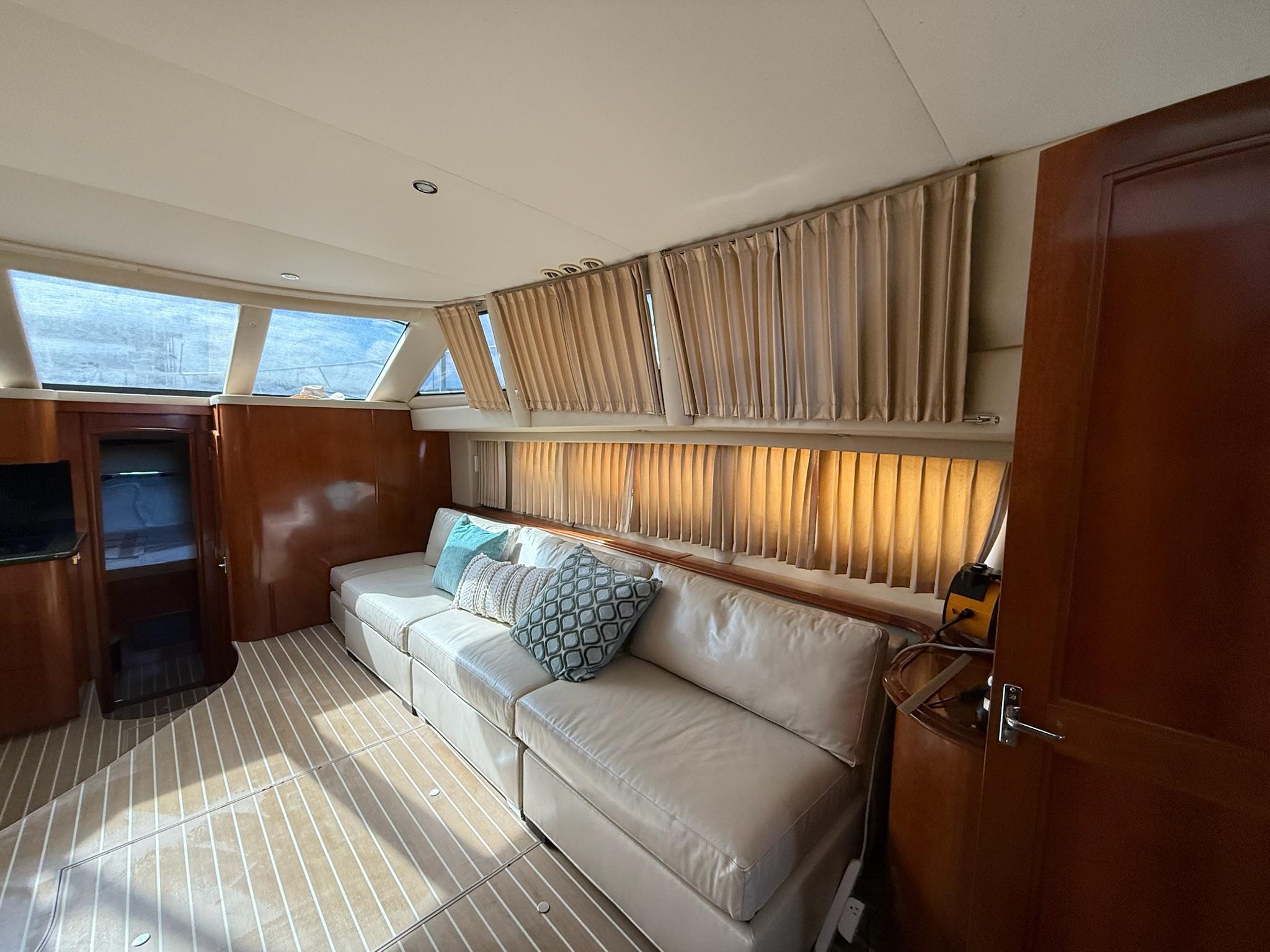 2004-carver-motor-yacht-power-9722265-975471573-0-200320250624-21