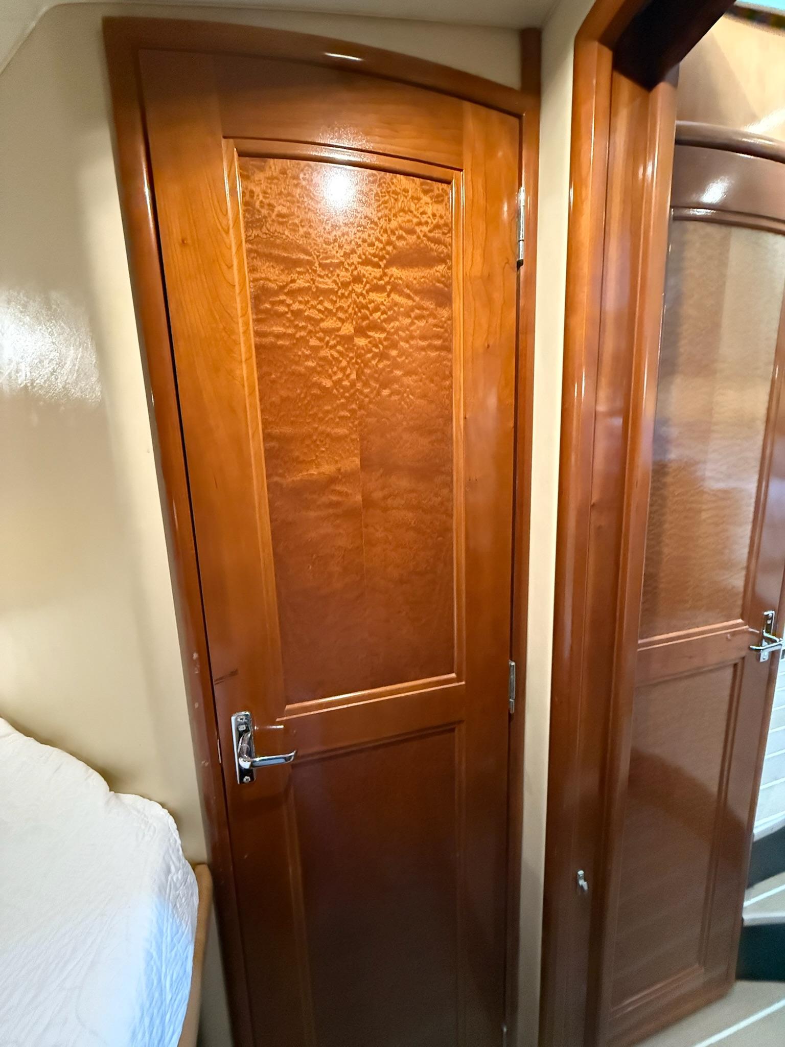 2004-carver-motor-yacht-power-9722265-975471579-0-200320250624-27
