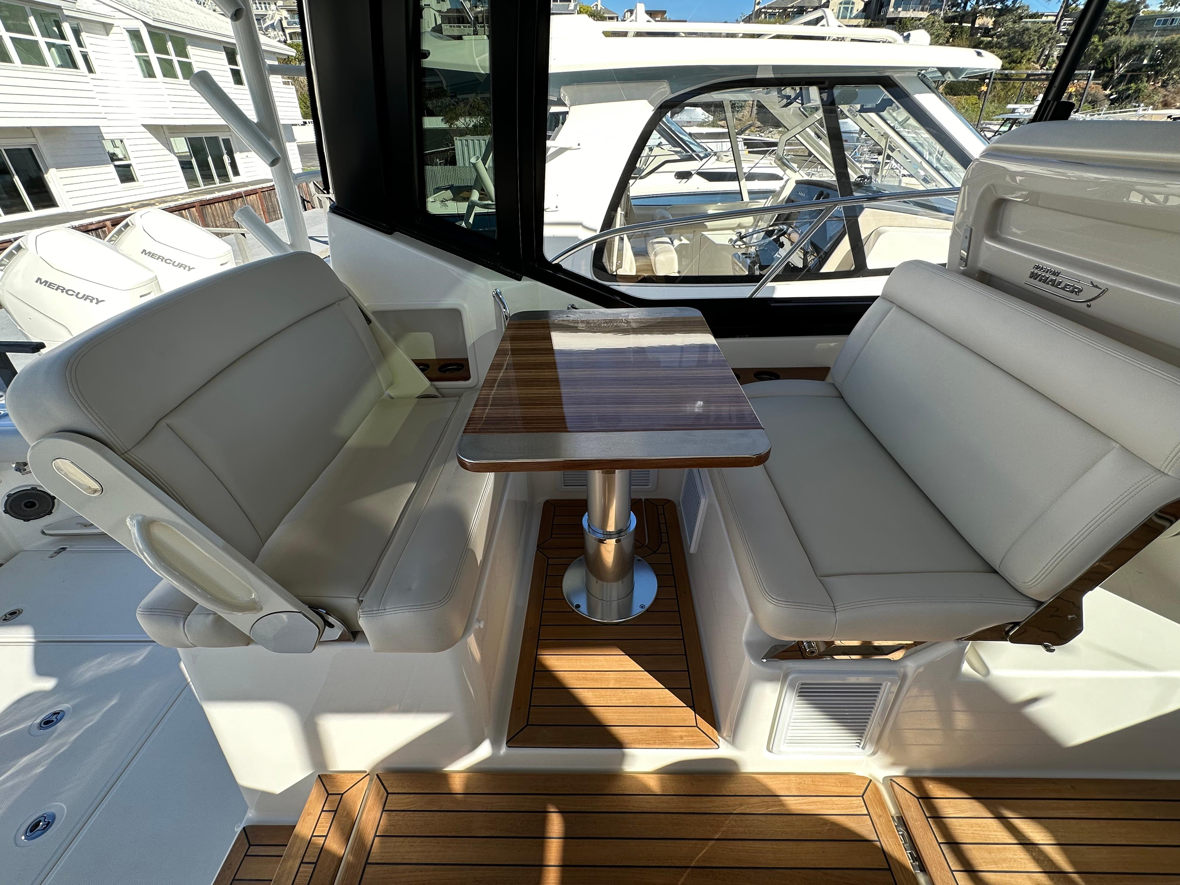 2024 Boston Whaler 405 Conquest BW0007F – Sun Country Marine Group