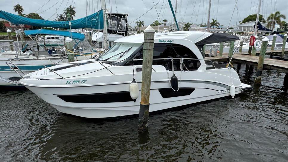 Yacht Photos Pics