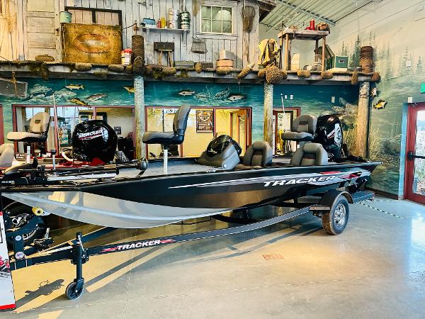 2022 Tracker Boats boat for sale, model of the boat is Pro Team 190 TX & Image # 1 of 10