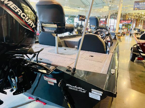2022 Tracker Boats boat for sale, model of the boat is Pro Team 190 TX & Image # 6 of 10