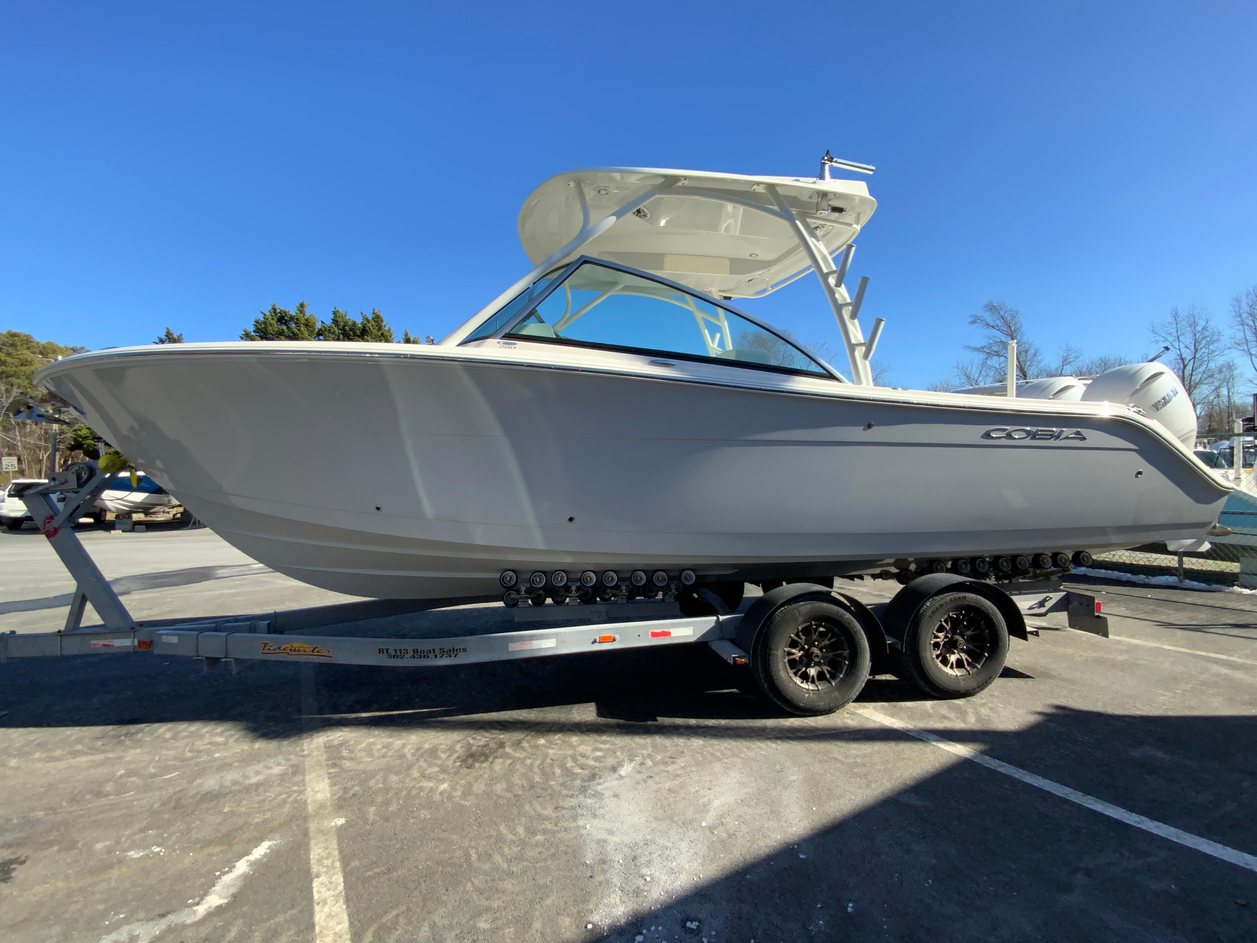 2025 Cobia 280 Dual Console-7