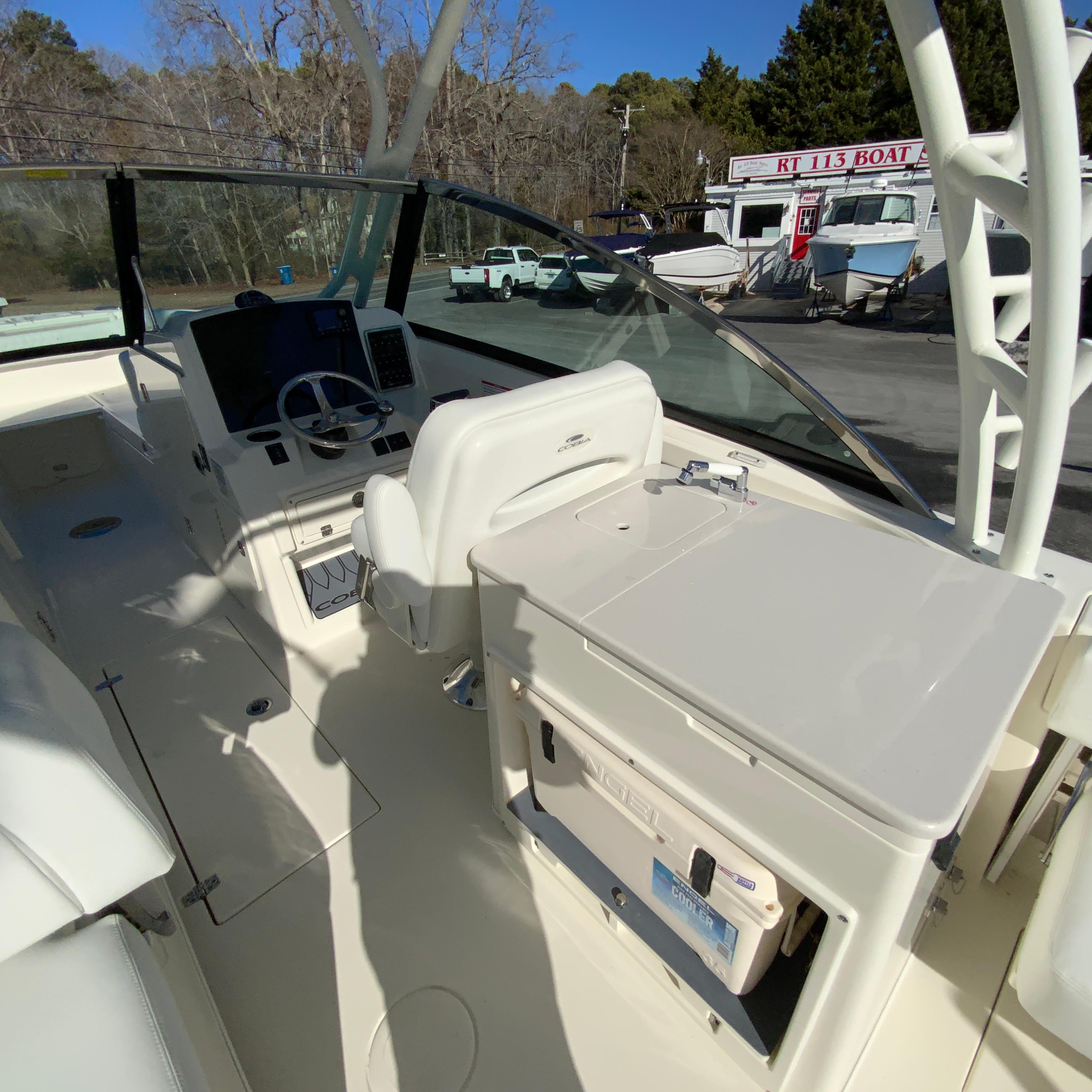 2025 Cobia 280 Dual Console-17