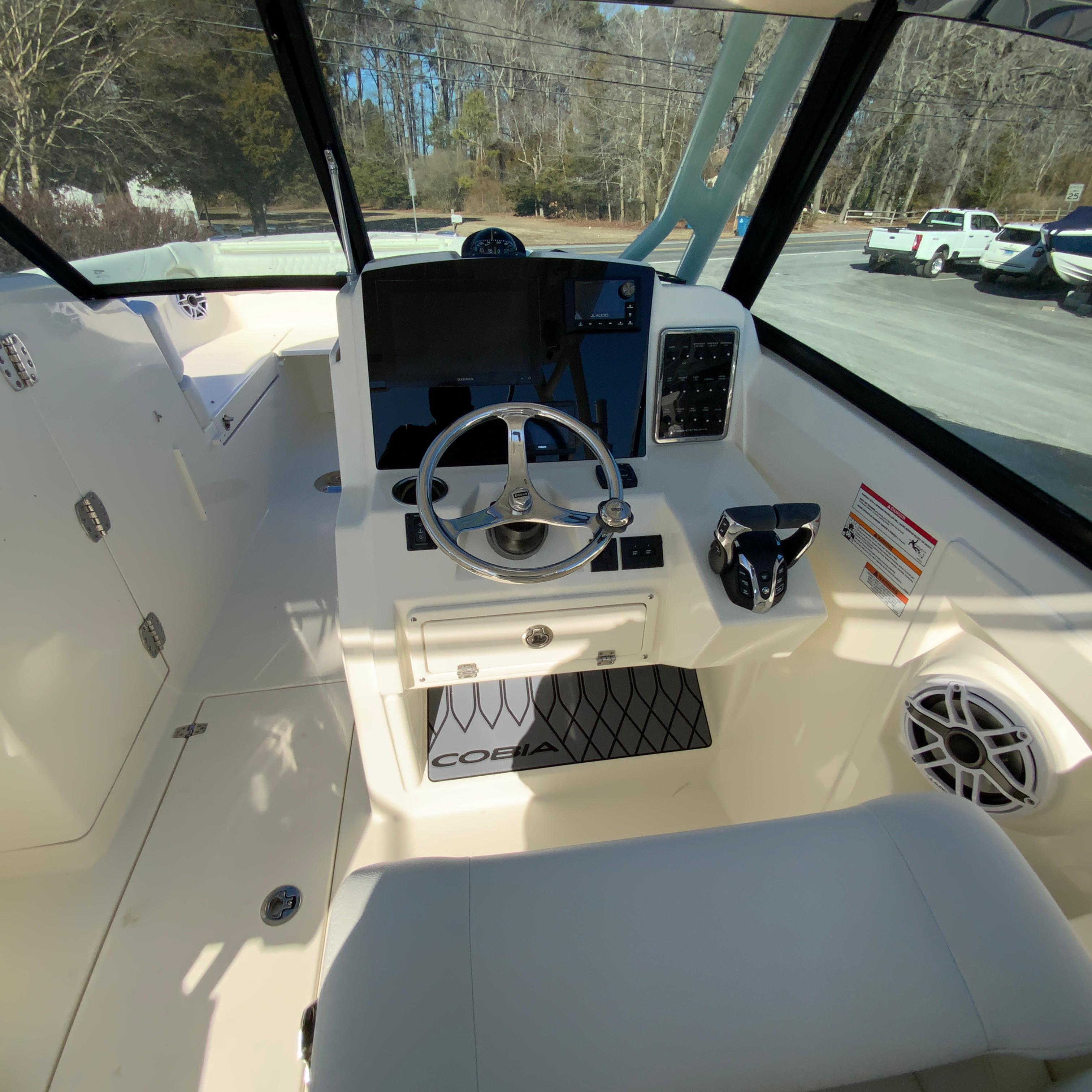 2025 Cobia 280 Dual Console-19