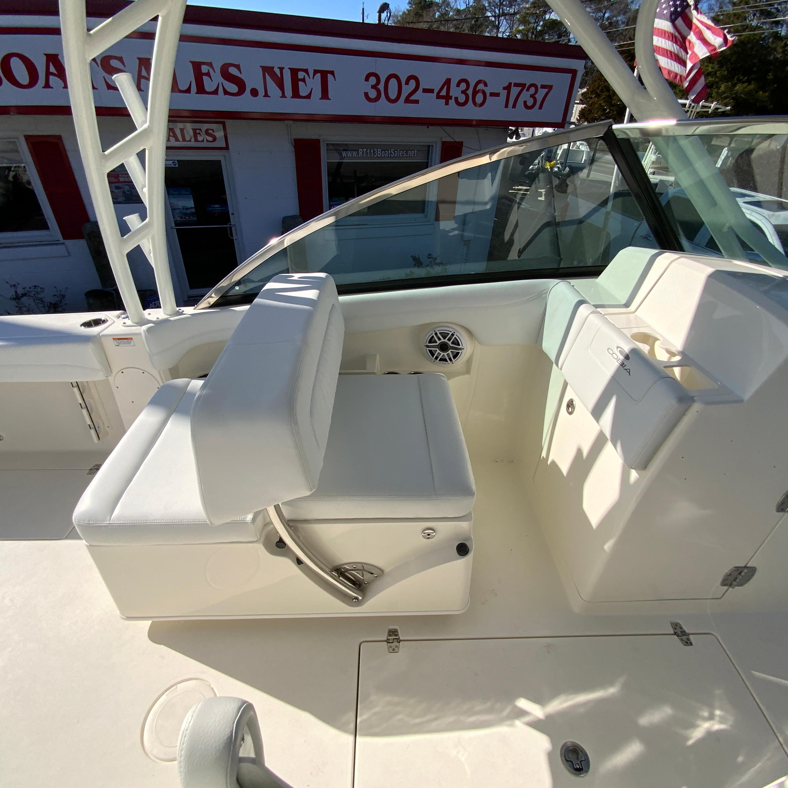 2025 Cobia 280 Dual Console-21