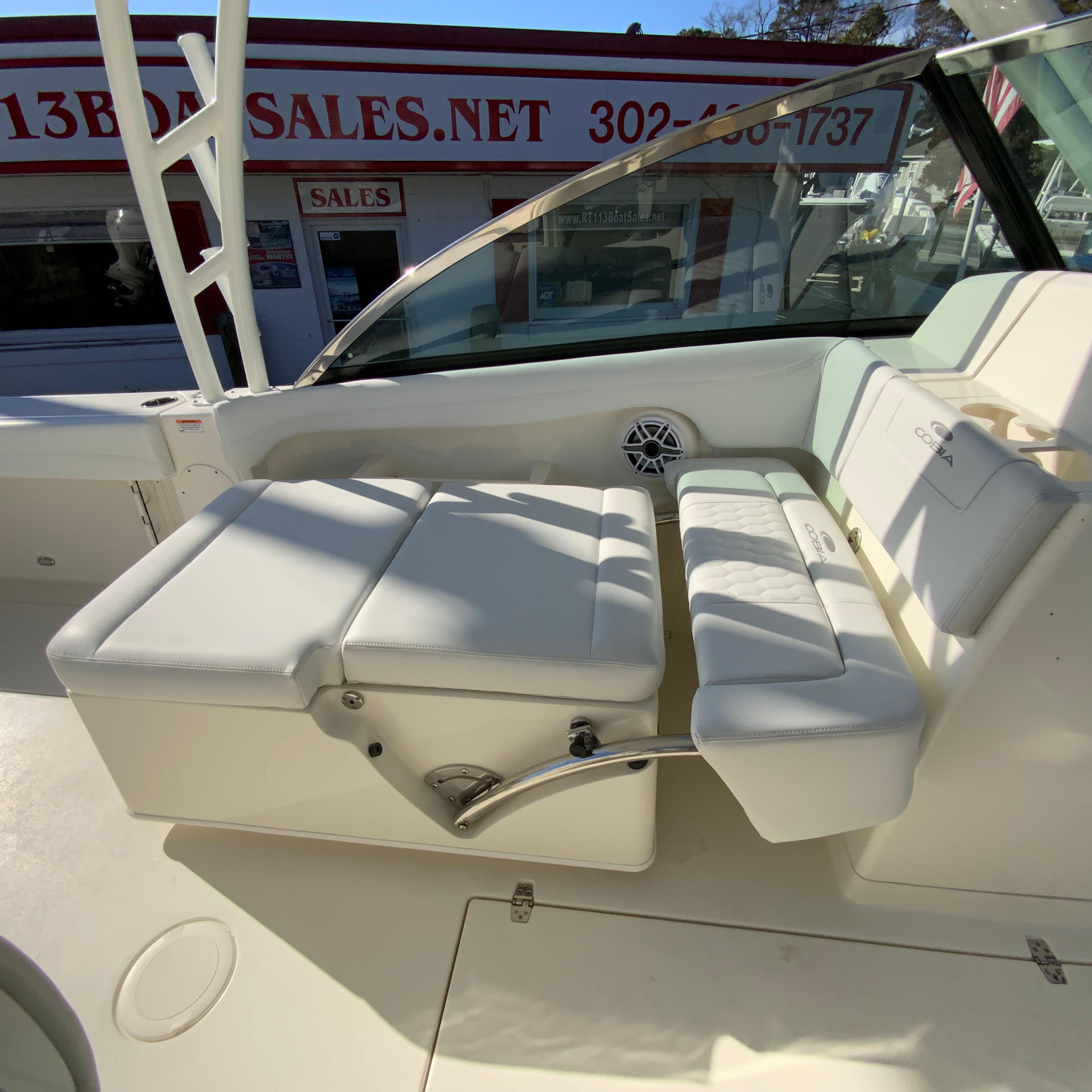 2025 Cobia 280 Dual Console-22