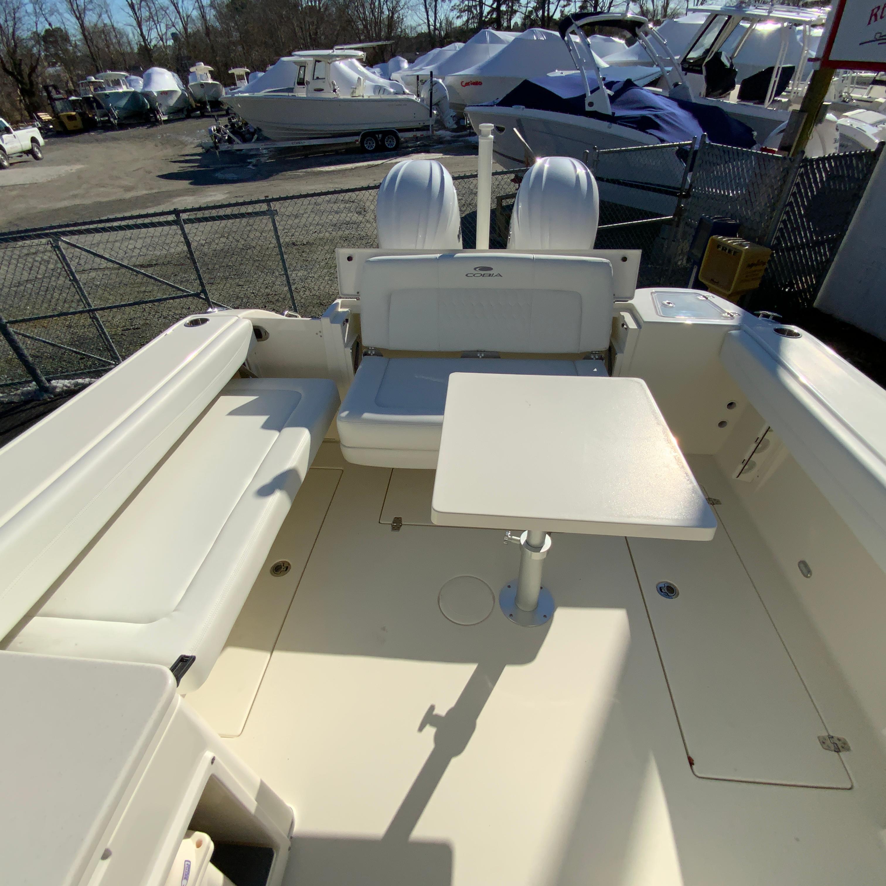 2025 Cobia 280 Dual Console-39