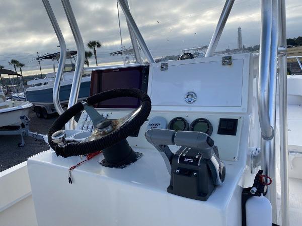 2016 Dusky boat for sale, model of the boat is 278 CC & Image # 6 of 12