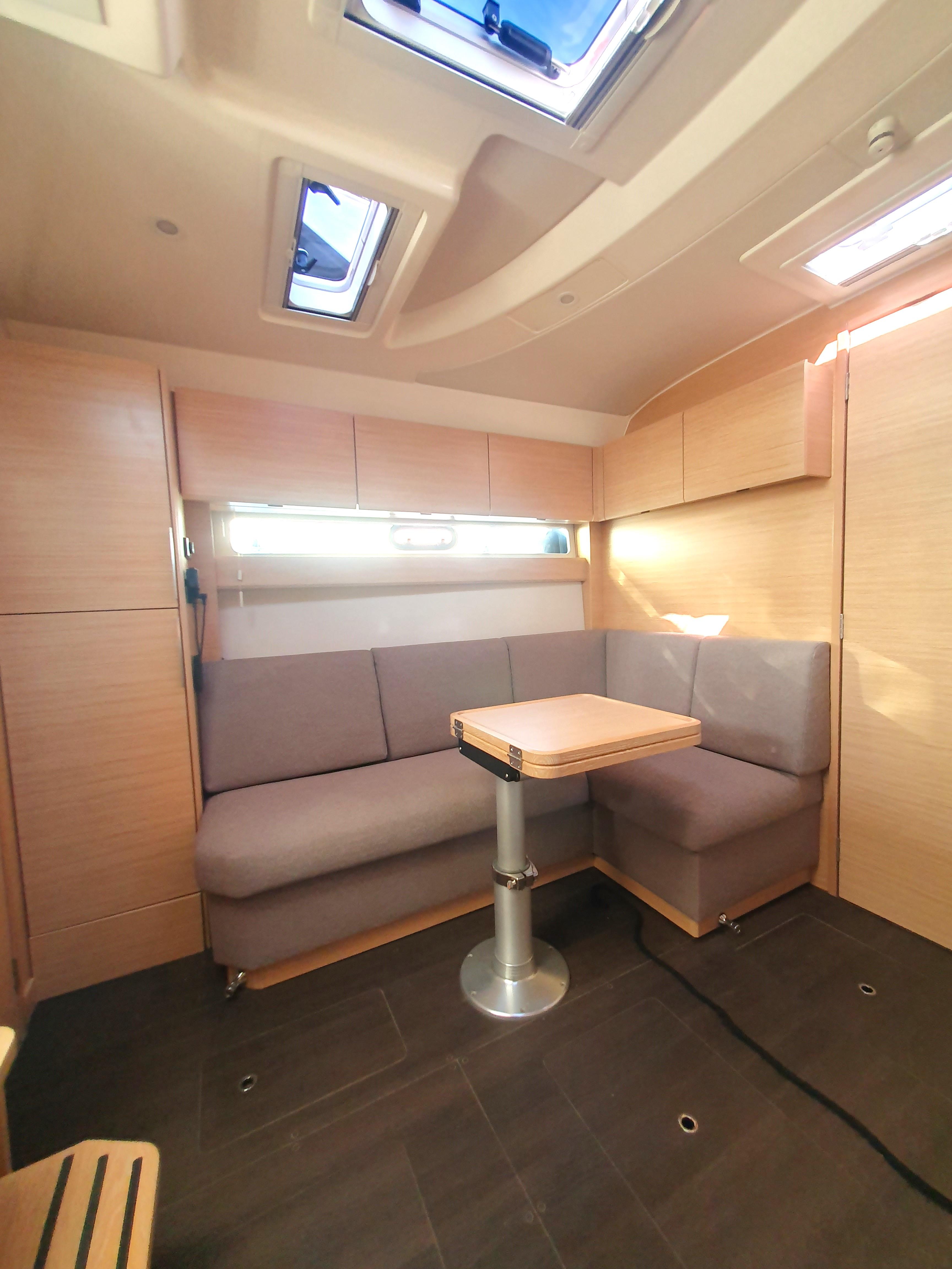 Bavaria S36 HT style=