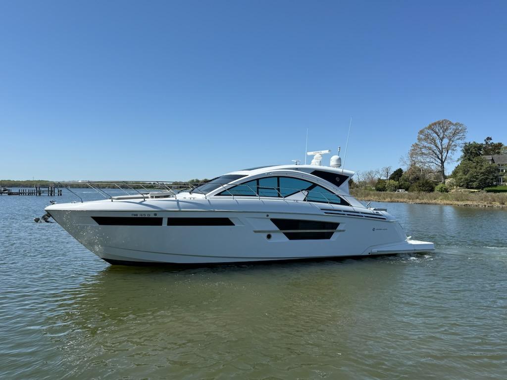 2022-cruisers-yachts-54-cantius-power-9692288-20250417111034952-1_XLARGE