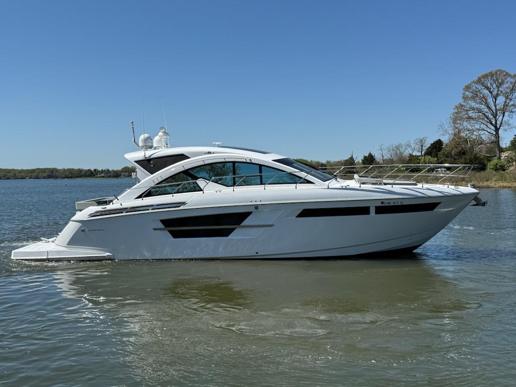 2022-cruisers-yachts-54-cantius-power-9692288-20250421074019184-1_XLARGE