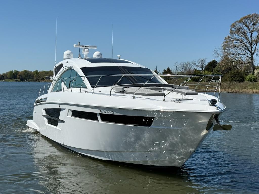 2022-cruisers-yachts-54-cantius-power-9692288-20250421074020194-1_XLARGE