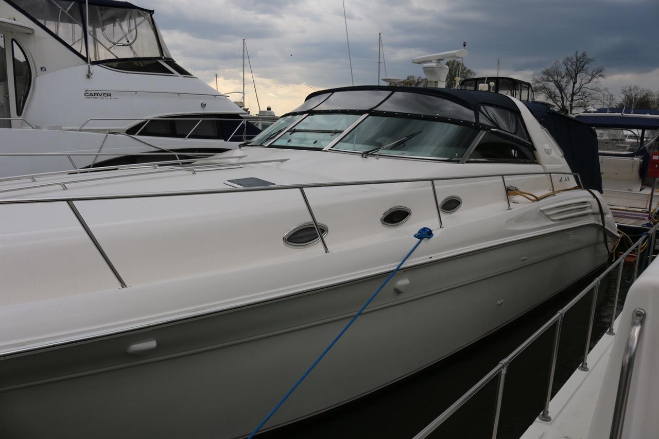 DC 6870 BH Knot 10 Yacht Sales