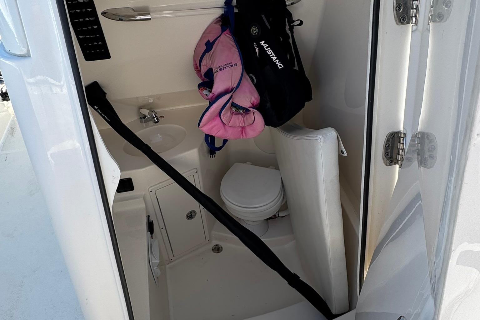 2023-cobia-280-center-console-power-9902290-20250807141209743-1