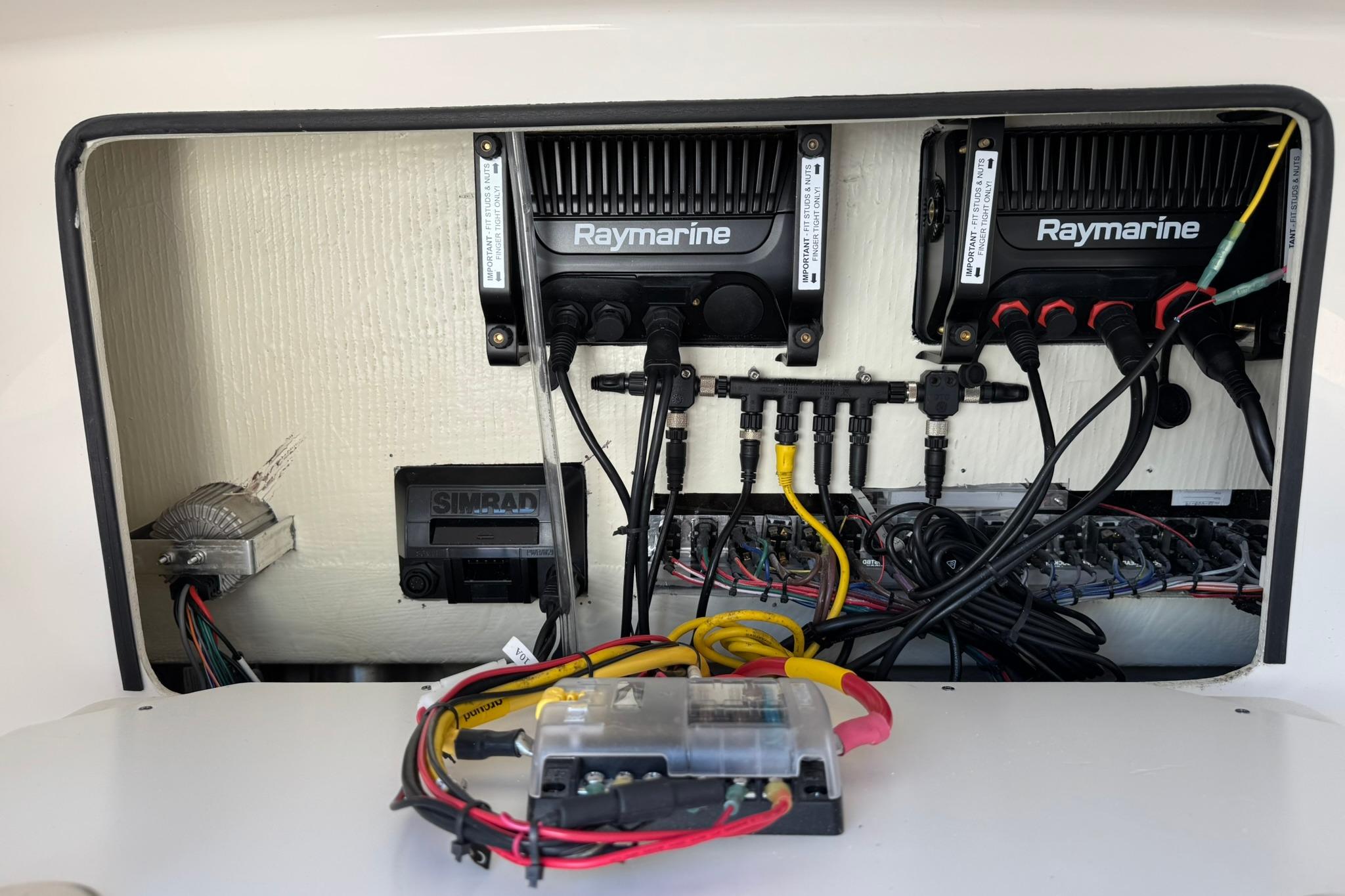 2023-cobia-280-center-console-power-9902290-20250807141212756-1