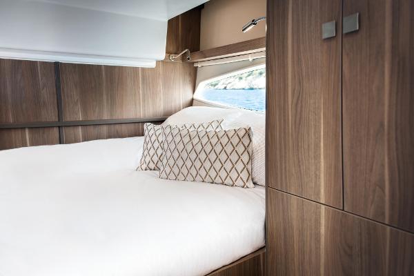 Sealine S335v