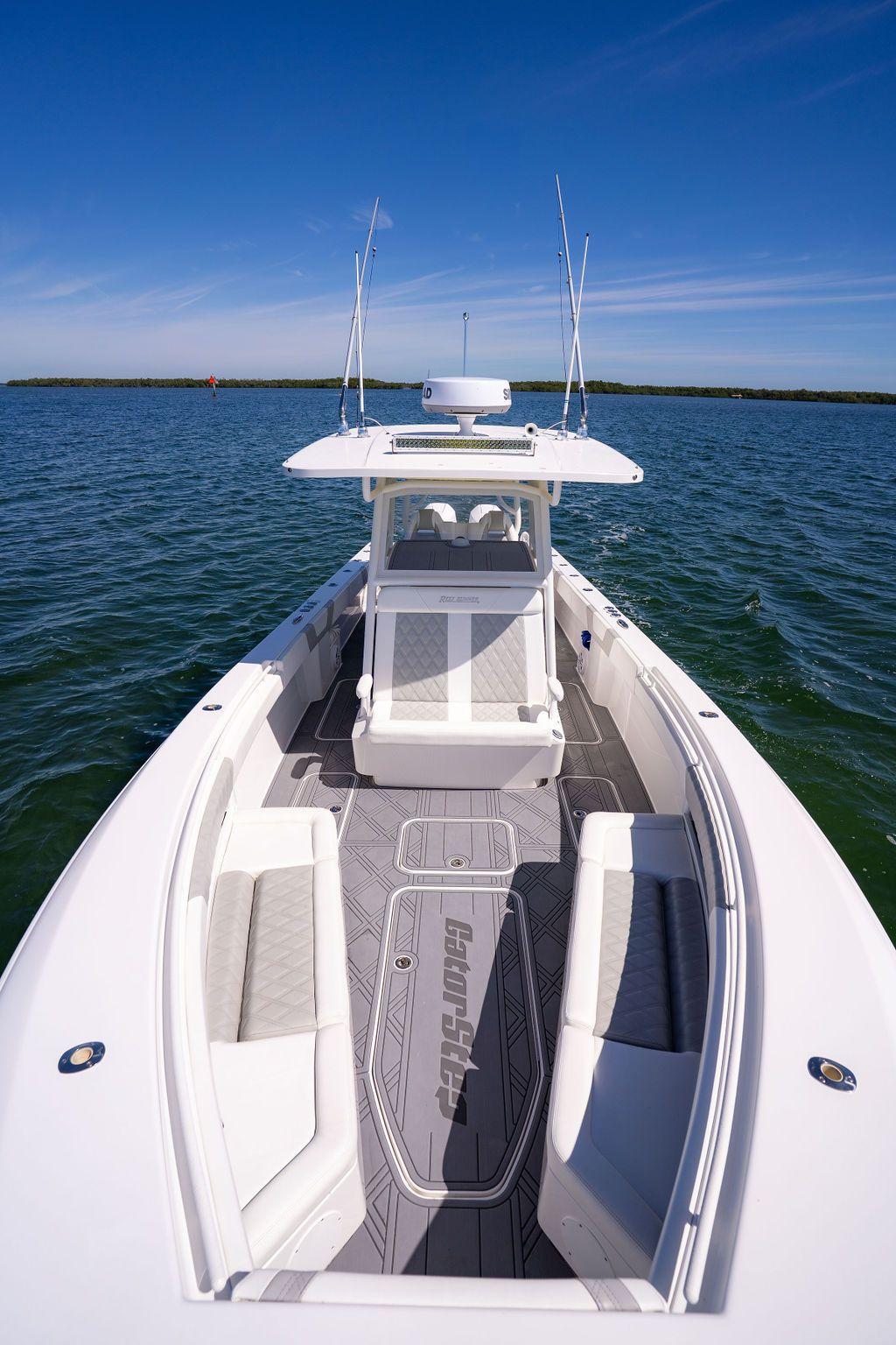 2024-reef-runner-340-power-9712315-20250311190649016-1_XLARGE