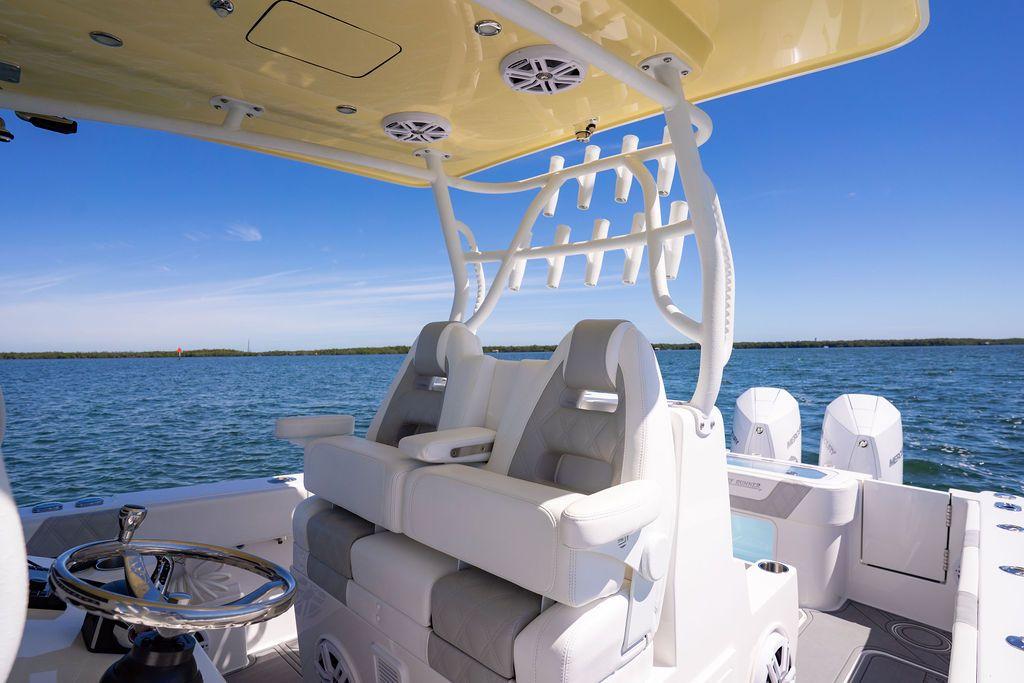 2024-reef-runner-340-power-9712315-20250311190700910-1_XLARGE