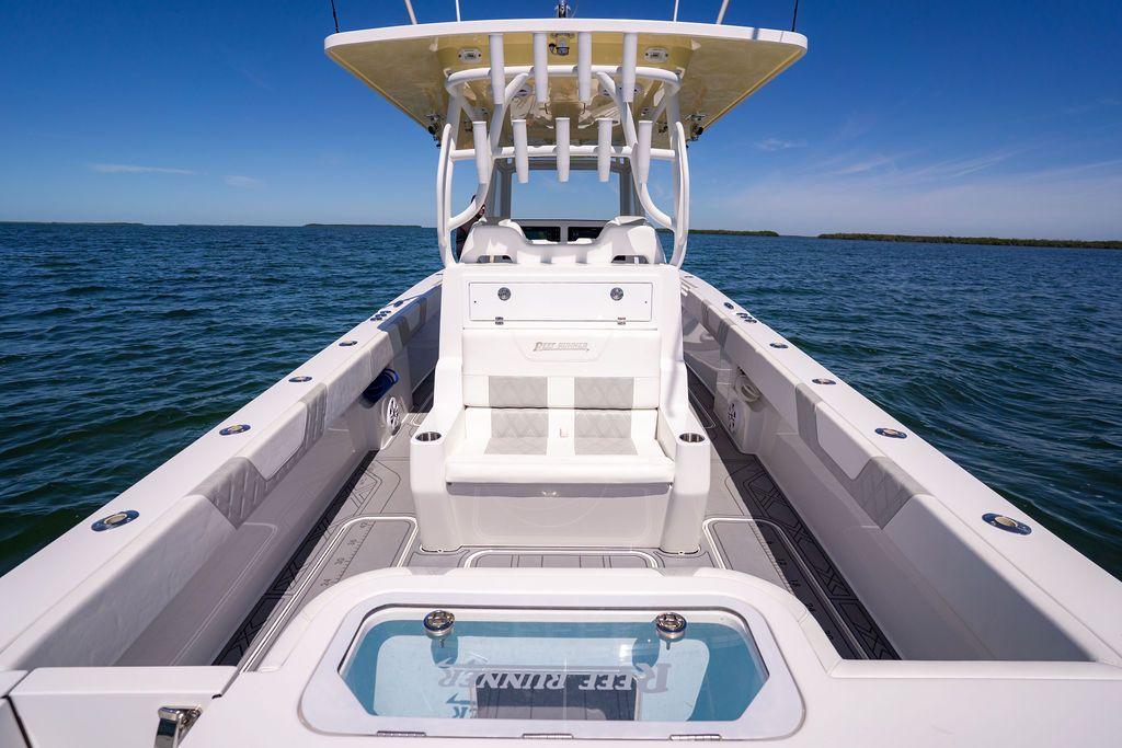 2024-reef-runner-340-power-9712315-20250311190712760-1_XLARGE