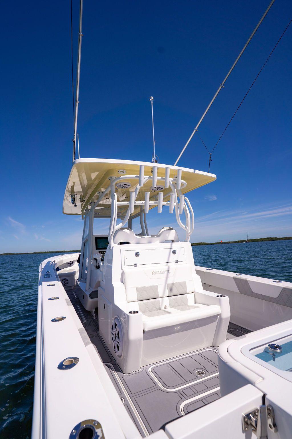 2024-reef-runner-340-power-9712315-20250311190718857-1_XLARGE