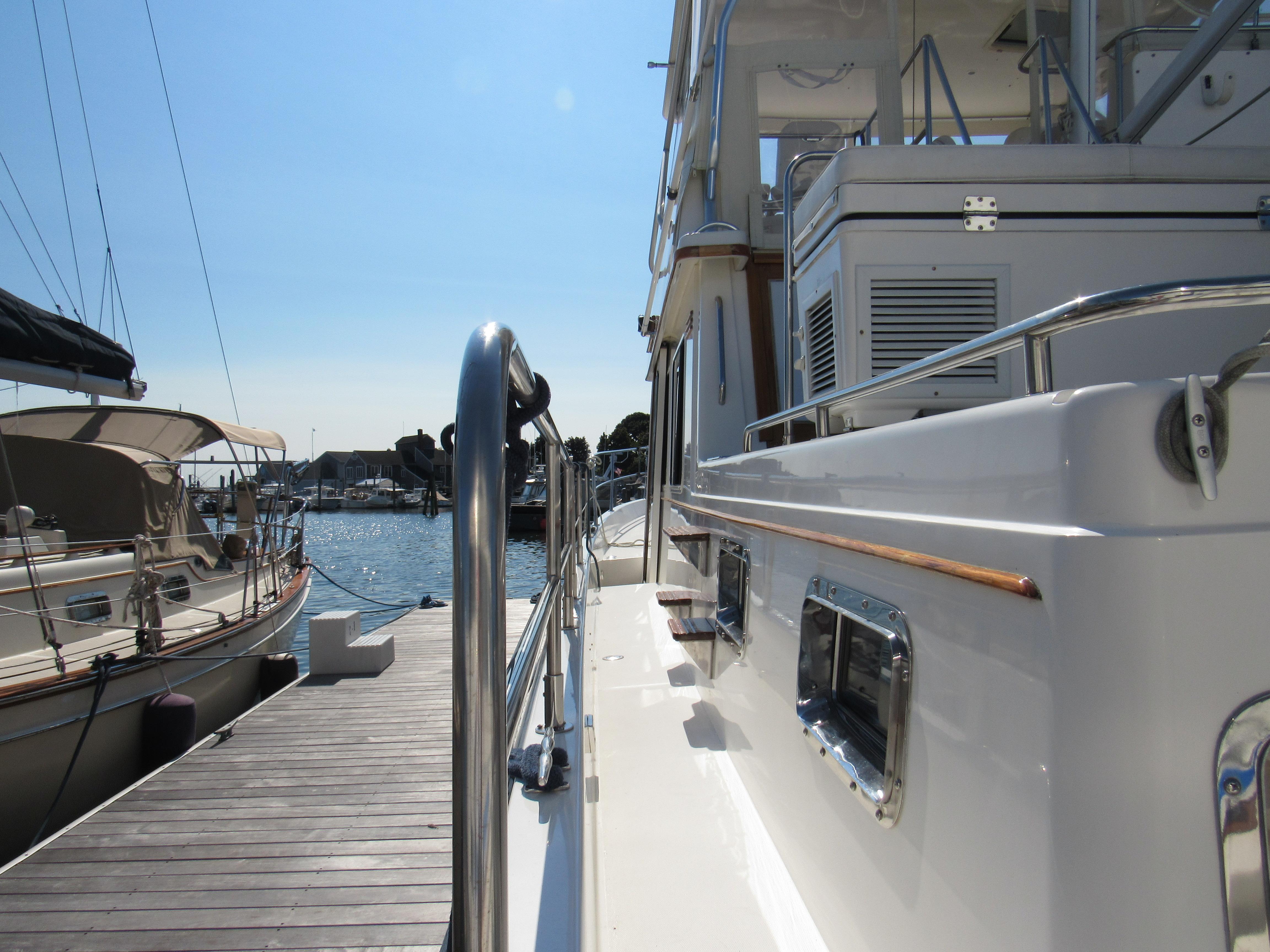 Sabre-Sabreline 47 1999-CANDY O RI-US-Sabreline 47 yacht docked at marina, showcasing sleek design and polished railings.-9522318 | Thumbnail