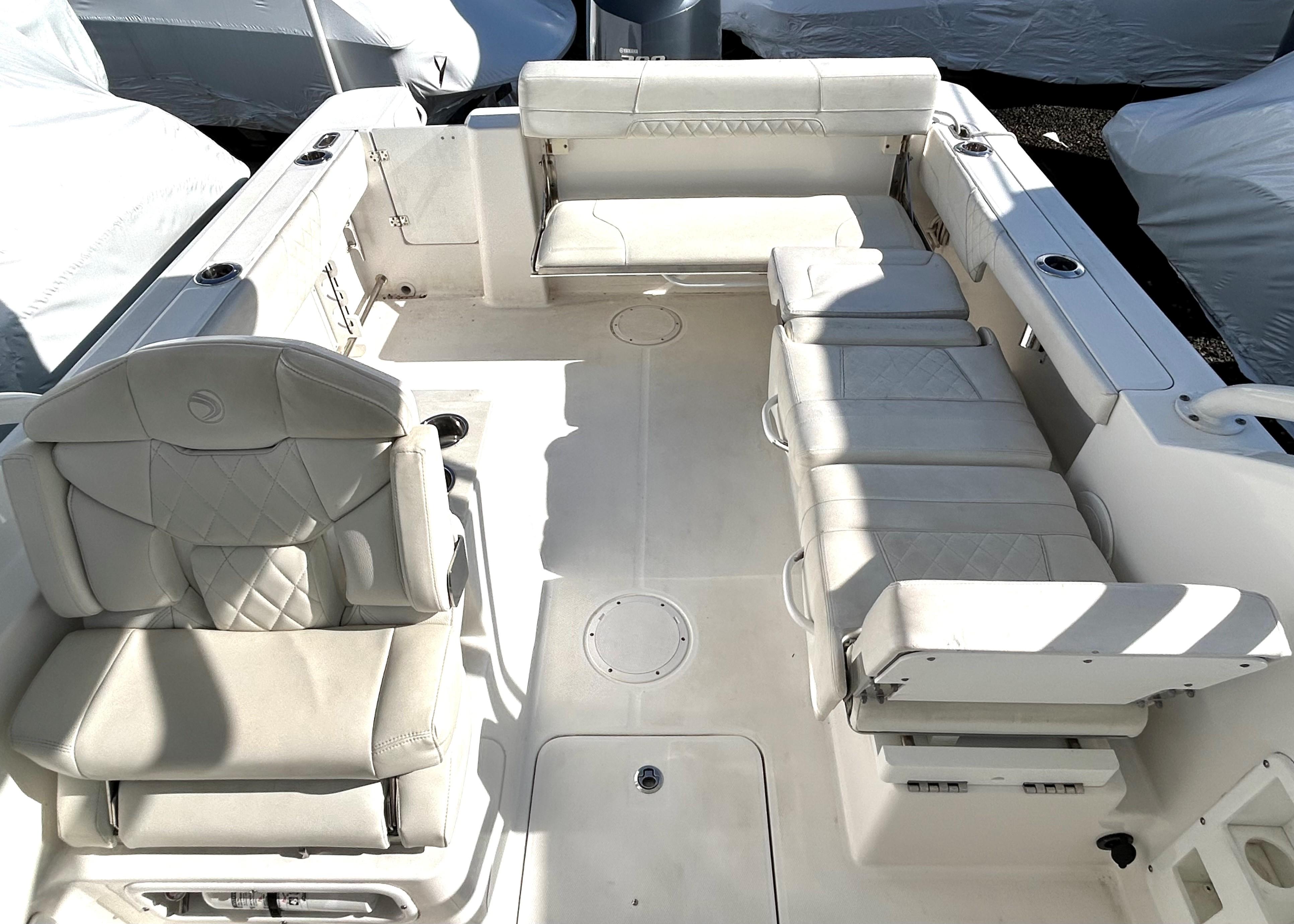 2020-edgewater-348-cx-power-9722318-20250328081705323-1_XLARGE